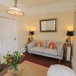 Apartment Belmont House